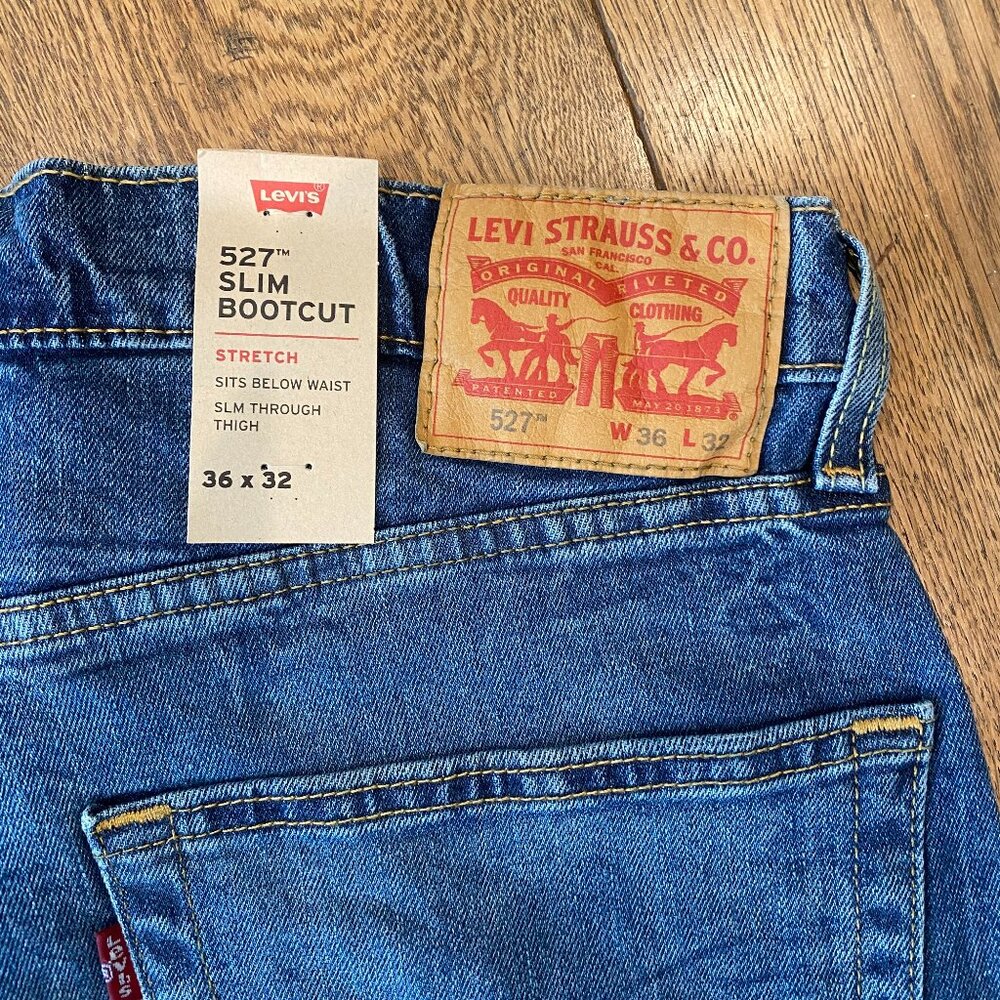 Lewi’s 527 Slim Bootcut, all tags on, new in bag